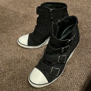 Simply Vera - Vera Wang Black High Wedge Sneakers - Size 9 Worn once